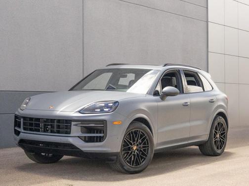 2025 Porsche Cayenne Base