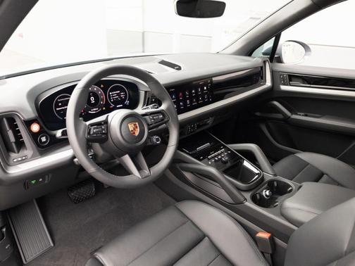 2025 Porsche Cayenne Base