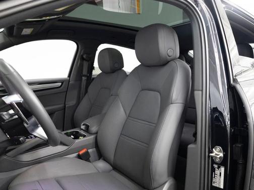 2023 Porsche Cayenne AWD