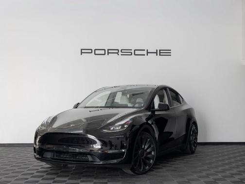 Black 2023 Tesla Model Y Performance