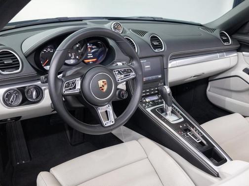 2024 Porsche 718 Boxster 