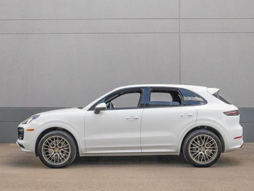 2023 Porsche Cayenne S Platinum Edition