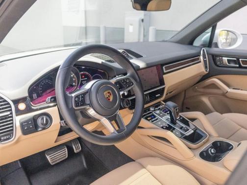 2023 Porsche Cayenne S Platinum Edition