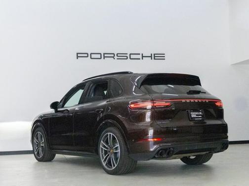 2023 Porsche Cayenne Turbo