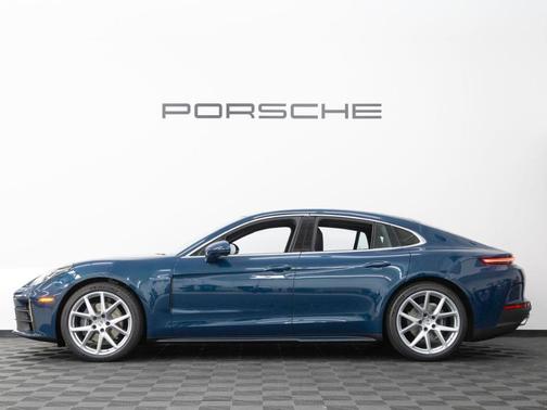Montego Blue Metallic 2026 Porsche Panamera 4
