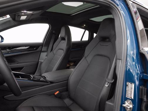Montego Blue Metallic 2026 Porsche Panamera 4