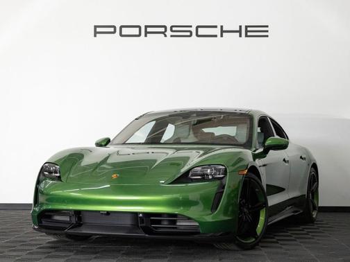 Mamba Green Metallic 2022 Porsche Taycan Turbo S