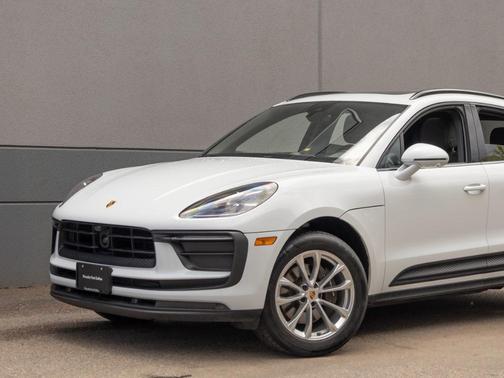 2022 Porsche Macan Base