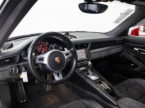 2015 Porsche 911 Carrera GTS