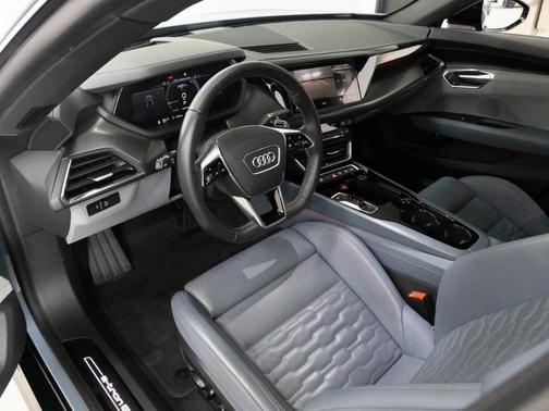 2022 Audi e-tron GT Prestige