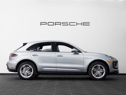 2024 Porsche Macan Base