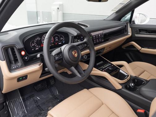 2025 Porsche Cayenne Base