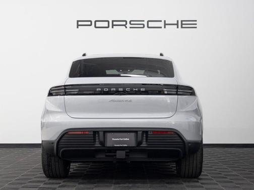 2025 Porsche Macan 4S
