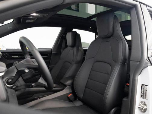 2025 Porsche Macan 4S