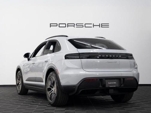 2025 Porsche Macan 4S
