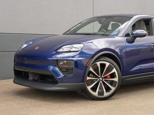 2025 Porsche Macan 4S