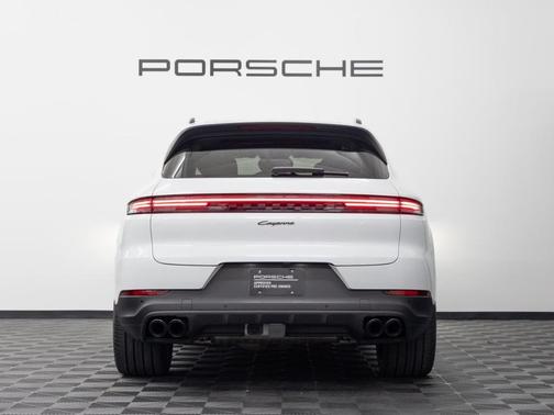 2024 Porsche Cayenne Base