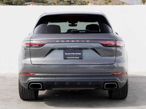 Quartzite Grey Metallic 2023 Porsche Cayenne Base