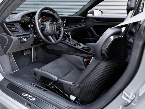 GT Silver Metallic 2024 Porsche 911 GT3