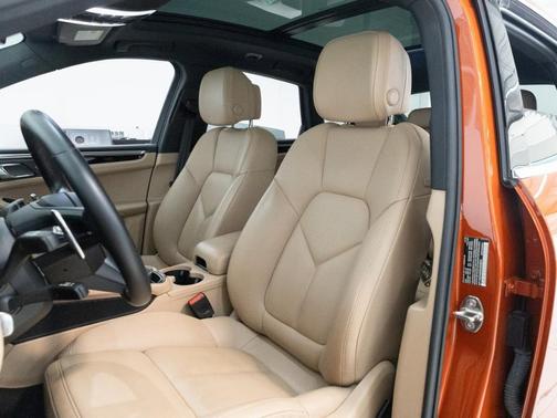 2022 Porsche Macan S