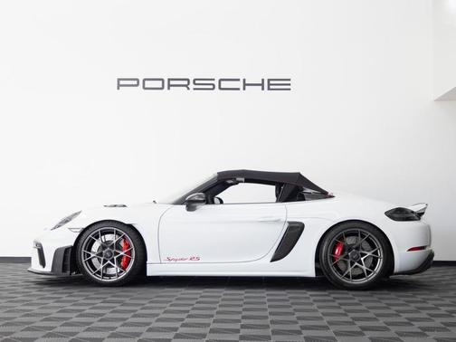 2024 Porsche 718 Spyder RS