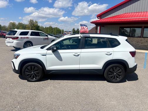 Pure White 2024 Volkswagen Taos 1.5T S