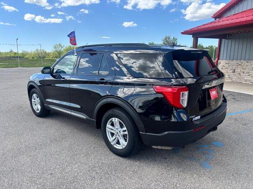 Agate Black Metallic 2021 Ford Explorer XLT