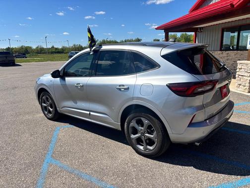 Iconic Silver Metallic 2023 Ford Escape ST-Line Select