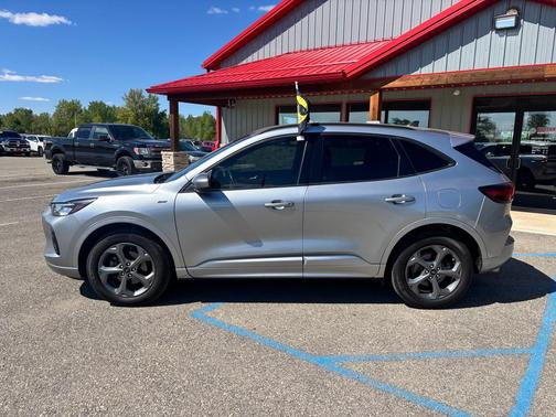 Iconic Silver Metallic 2023 Ford Escape ST-Line Select