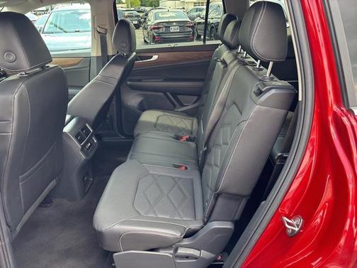 2024 Volkswagen Atlas 2.0T SE w/Technology 4MOTION