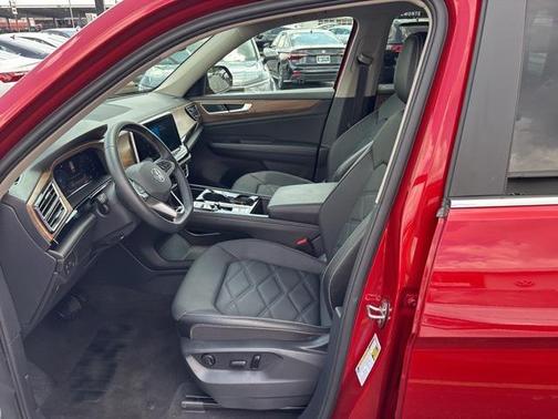 2024 Volkswagen Atlas 2.0T SE w/Technology 4MOTION