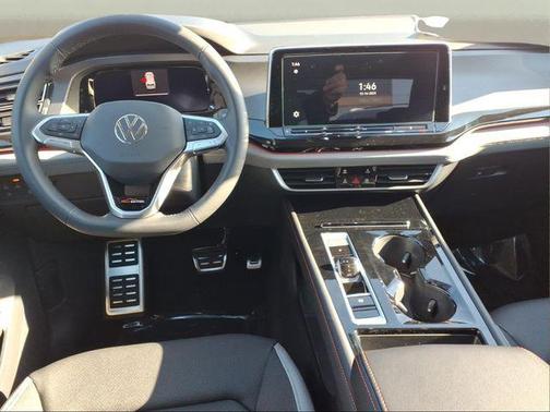 Deep Black Pearl 2026 Volkswagen Atlas Peak Edition