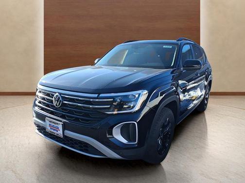Deep Black Pearl 2026 Volkswagen Atlas Peak Edition
