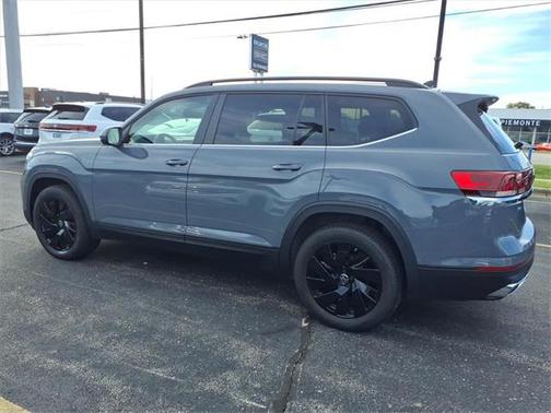 2025 Volkswagen Atlas 2.0T SE w/Technology 4MOTION