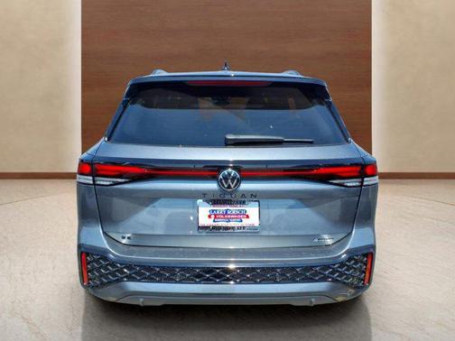 Platinum Gray 2026 Volkswagen Tiguan 2.0T SE R-Line Black 4MOTION