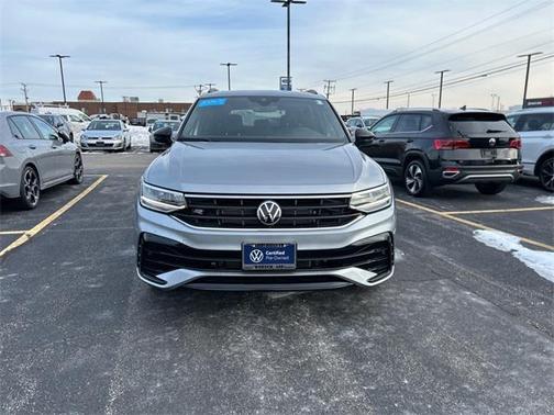 2024 Volkswagen Tiguan 2.0T SE R-Line Black