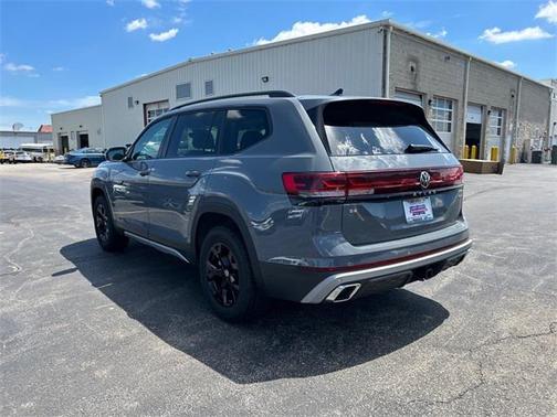 2025 Volkswagen Atlas 2.0T Peak Edition