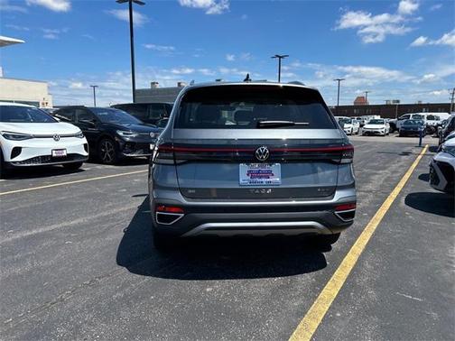 2025 Volkswagen Taos 1.5T SE