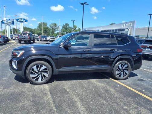 2024 Volkswagen Atlas 2.0T SE w/Technology 4MOTION