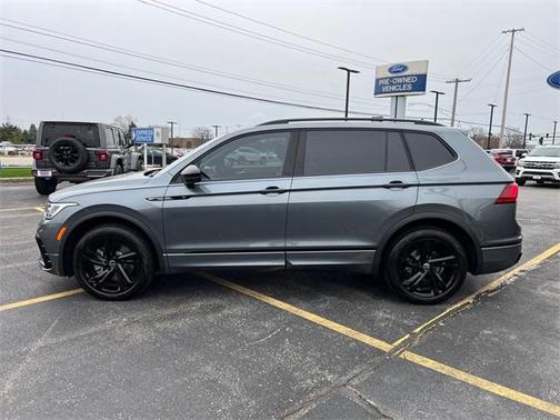2023 Volkswagen Tiguan 2.0T SE R-Line Black