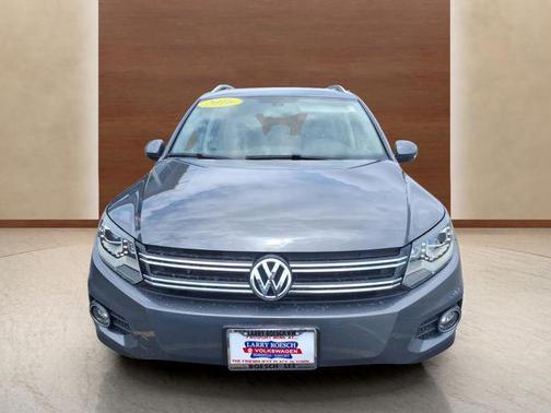 Pepper / Gray 2016 Volkswagen Tiguan SEL
