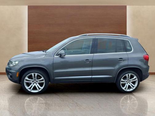 Pepper / Gray 2016 Volkswagen Tiguan SEL