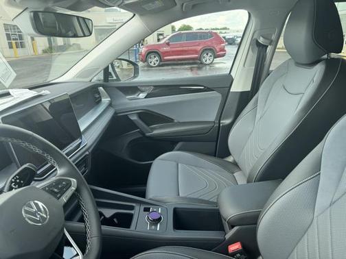 2025 Volkswagen Tiguan 2.0T SE 4MOTION