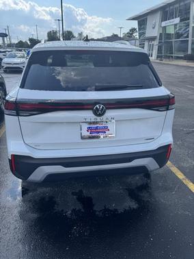 2025 Volkswagen Tiguan 2.0T SE 4MOTION