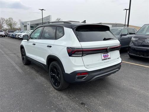 2025 Volkswagen Taos 1.5T SE Black