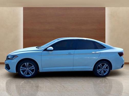 Gray 2022 Volkswagen Jetta 1.5T SE