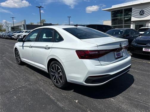 2025 Volkswagen Jetta 1.5T SE
