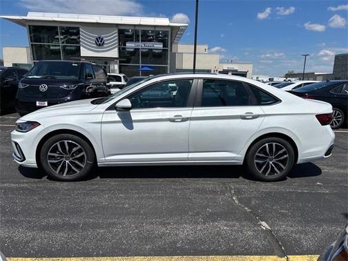 2025 Volkswagen Jetta 1.5T SE