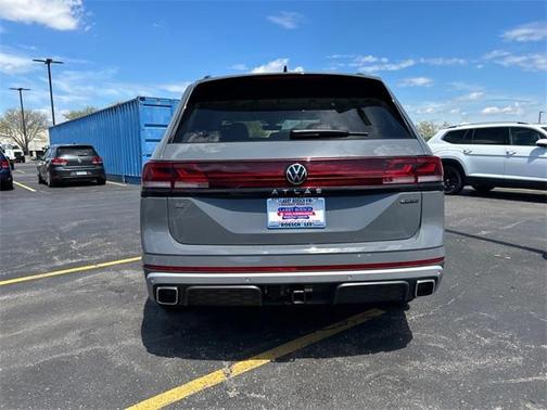 2025 Volkswagen Atlas 2.0T Peak Edition