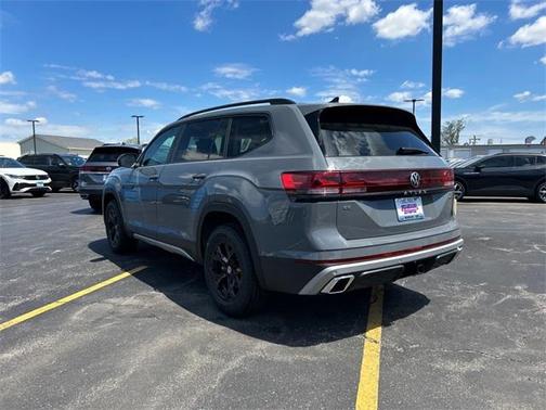 2025 Volkswagen Atlas 2.0T Peak Edition